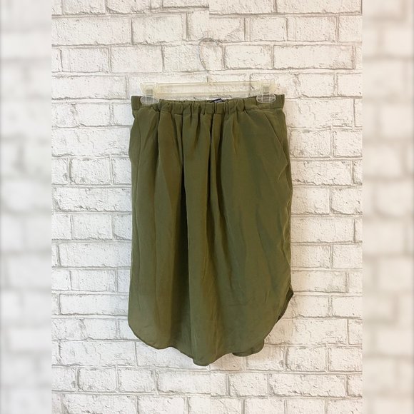 Madewell Dresses & Skirts - Madewell 100% Silk Olive Green Skirt